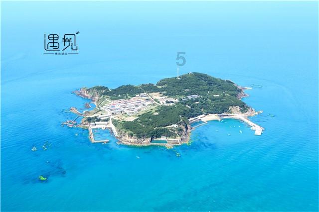 赛博越野旅行车西安街头亮相！不锈钢车身配三电机，还配后轮转向