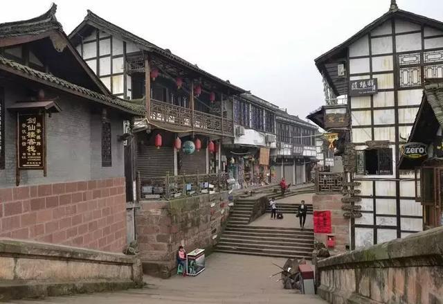 公安部:为贵州定点帮扶两地组建22支校园足球队,培养国家级运动员51人